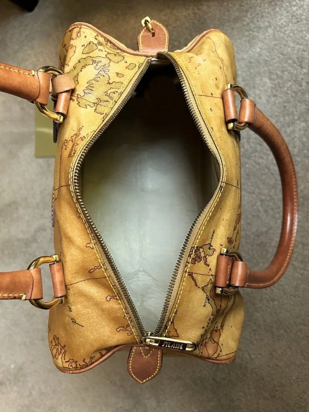 ALVIERO MARTINI Geo Classic Boston Bag, Honey Tan